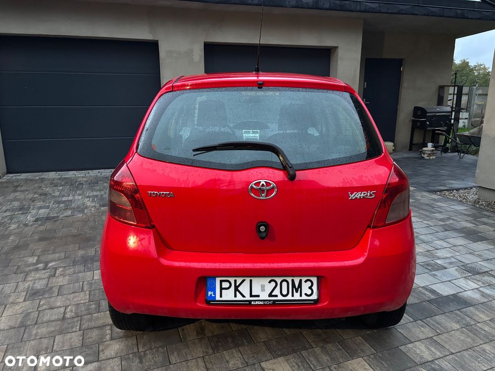 Toyota Yaris - 10