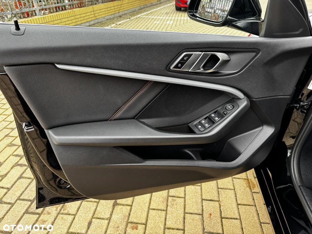 BMW Seria 1 118i Sport Line - 26