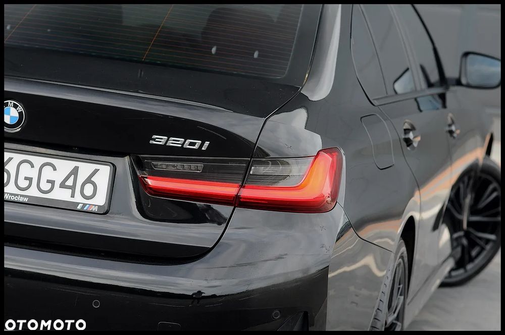 BMW Seria 3 320i - 17