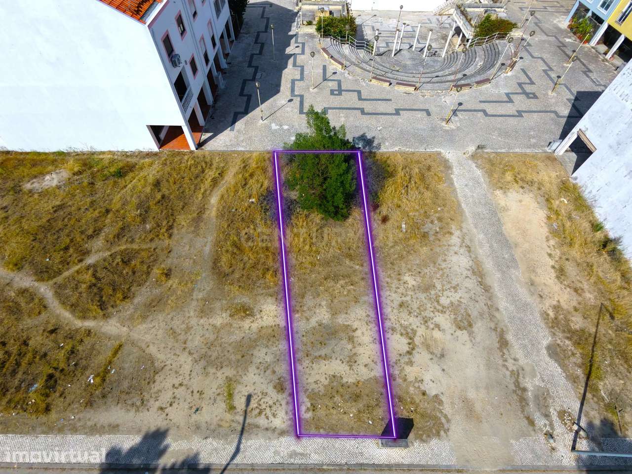 Terreno Urbano para Construção de Moradia T4 com Loja - Sobreda, Almad - Grande imagem: 2/23