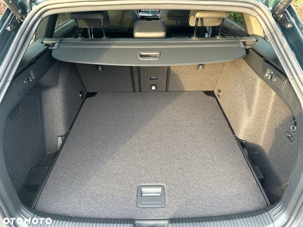Volkswagen Golf Variant 2.0 TDI R-Line Plus DSG - 30