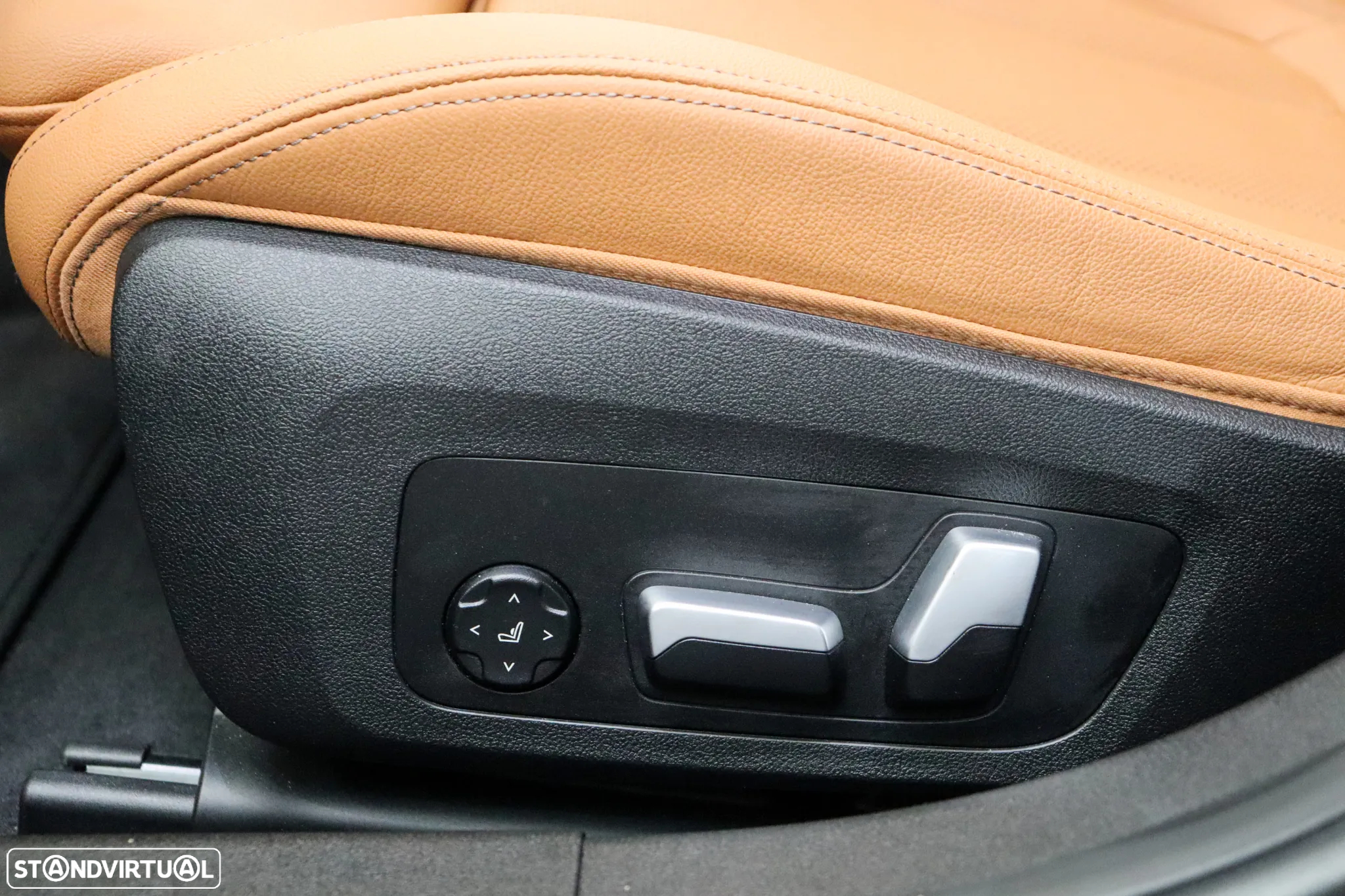 BMW 320 e Touring Pack Desportivo M Auto - 13