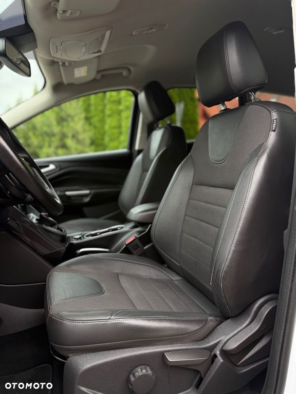 Ford Kuga 2.0 TDCi 4x4 Titanium - 27