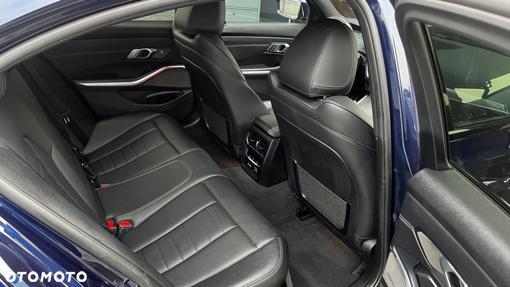 BMW Seria 3 330e PHEV sport - 15