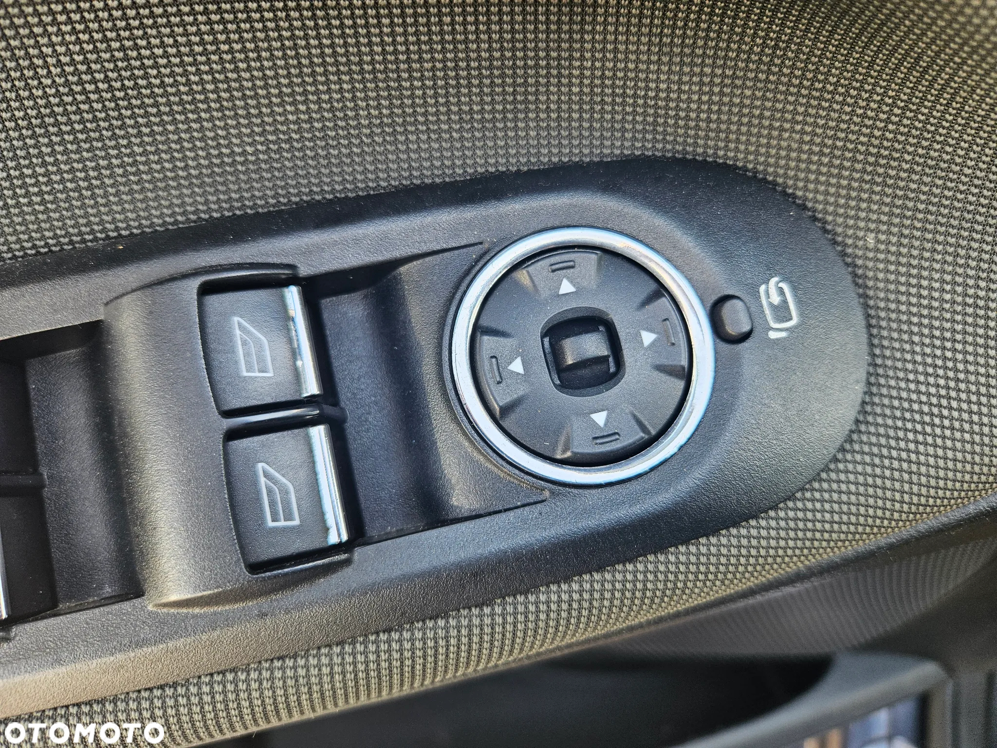 Ford S-Max - 10