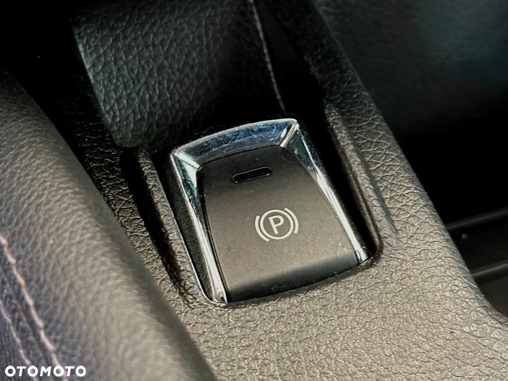 Nissan Qashqai 1.3 DIG-T N-Connecta DCT - 25
