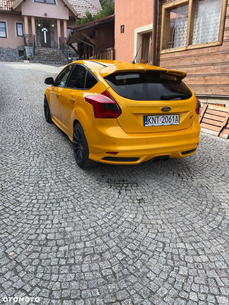 Ford Focus ST - 2