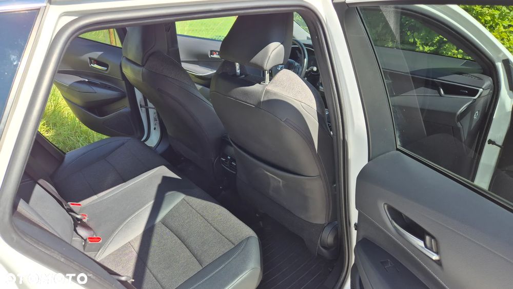 Toyota Corolla 2.0 Hybrid Comfort - 4
