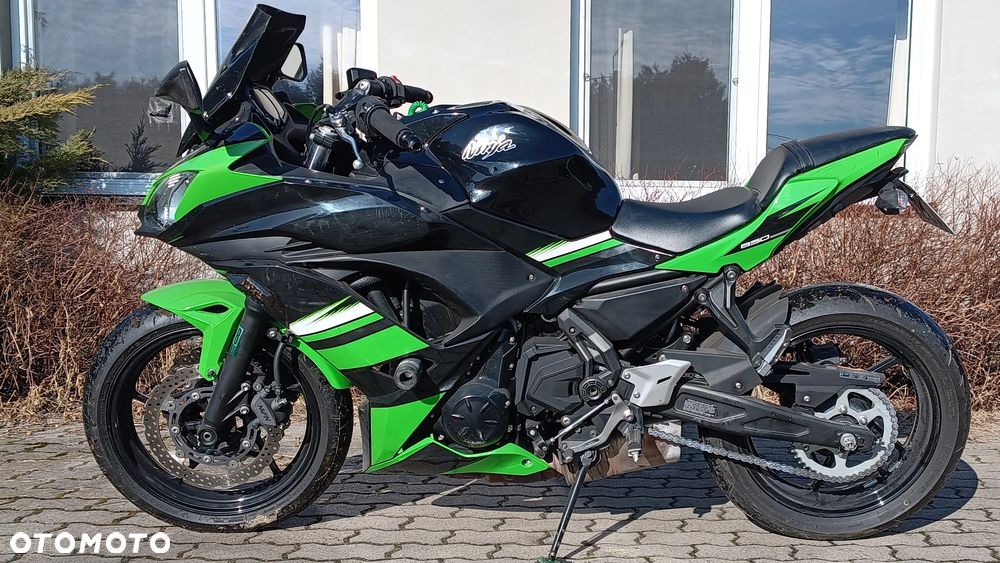 Kawasaki ER - 9