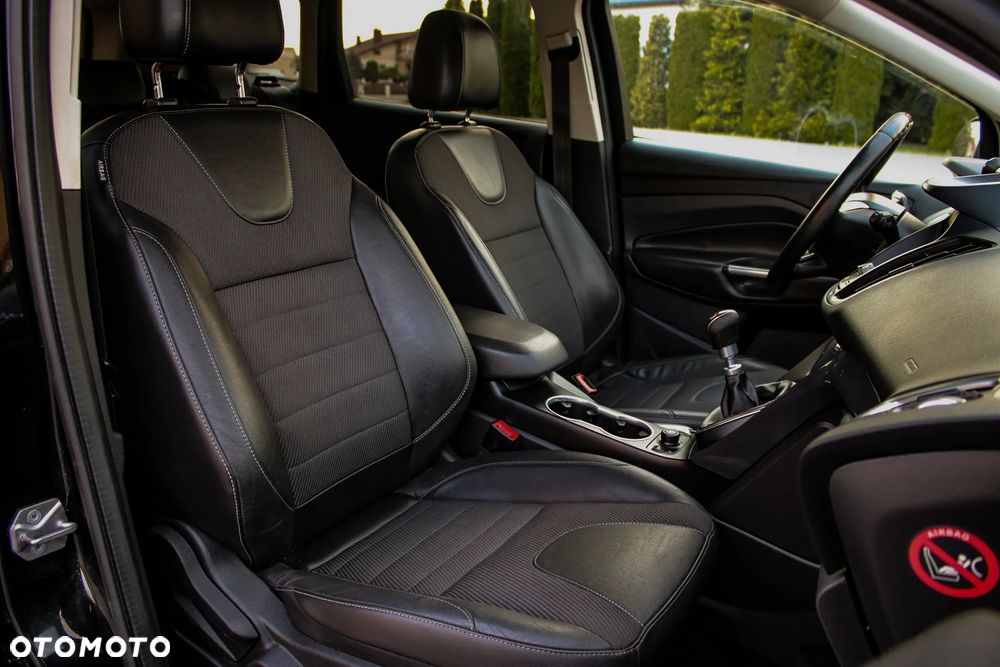 Ford Kuga 2.0 TDCi 2x4 Titanium - 18