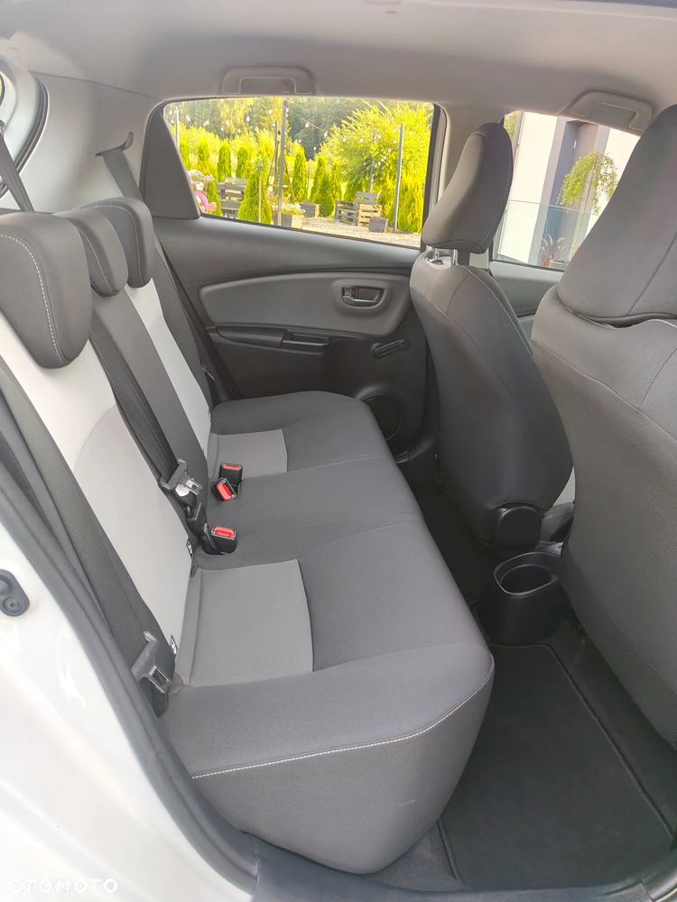Toyota Yaris - 12
