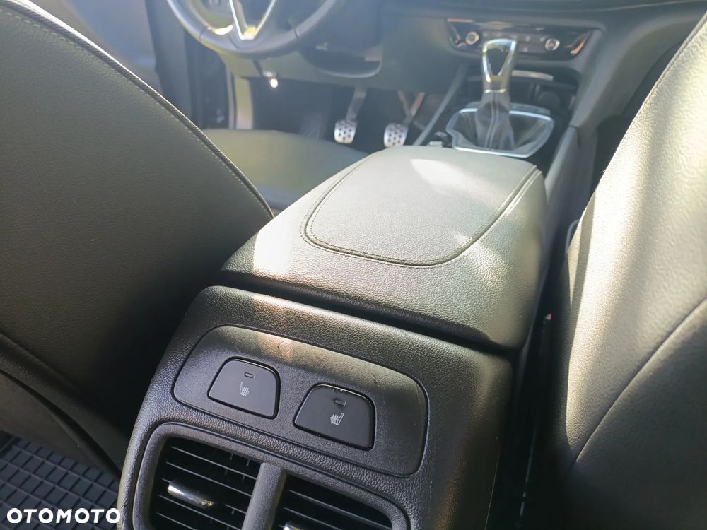 Opel Insignia - 12