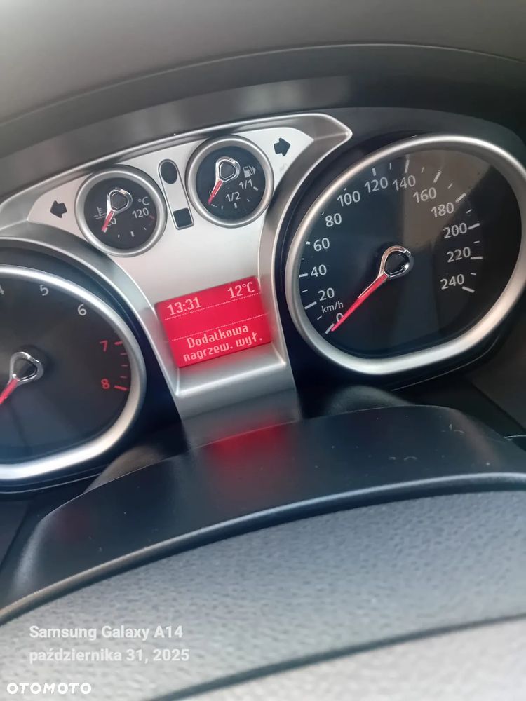 Ford Focus 1.6 16V Ghia - 12