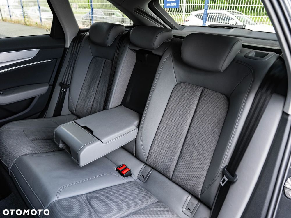 Audi A6 Avant 55 TFSI e quattro S tronic S line - 26