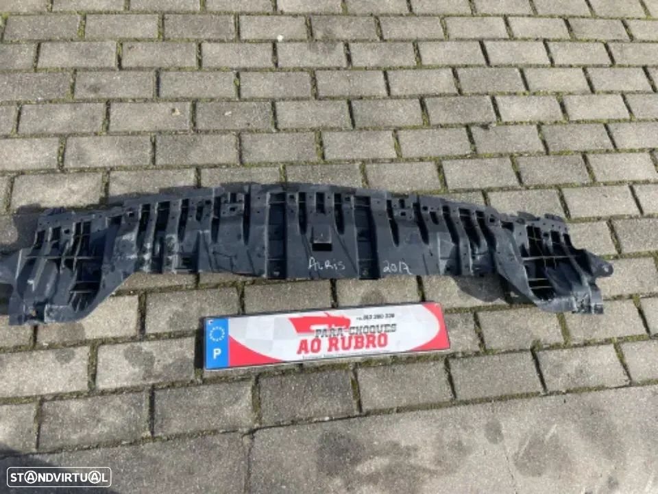 base inferior Parachoques toyota auris 2017 - 1