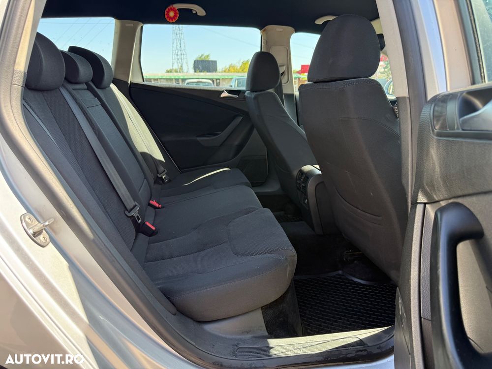 Volkswagen Passat 2.0 TDI Comfortline DPF BlueMotion Technology - 25