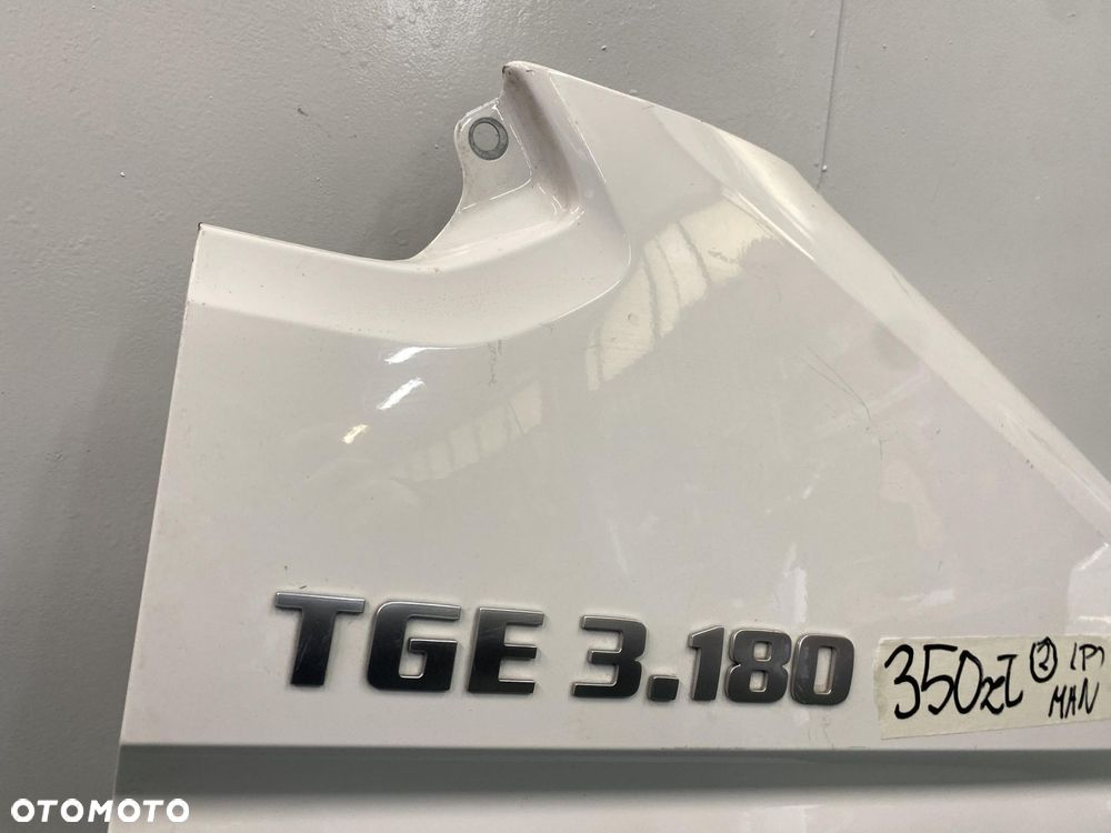 MAN TGE VW CRAFTER 2 17- BŁOTNIK PRZEDNI PRAWY BIAŁY 7C0821106B - 7
