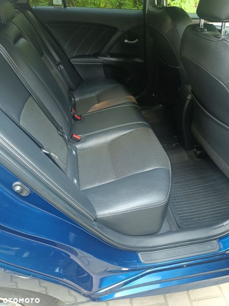 Toyota Avensis 2.0 D-4D Selection - 8
