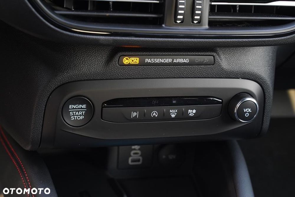 Ford Focus 1.0 EcoBoost mHEV ST-Line X - 19