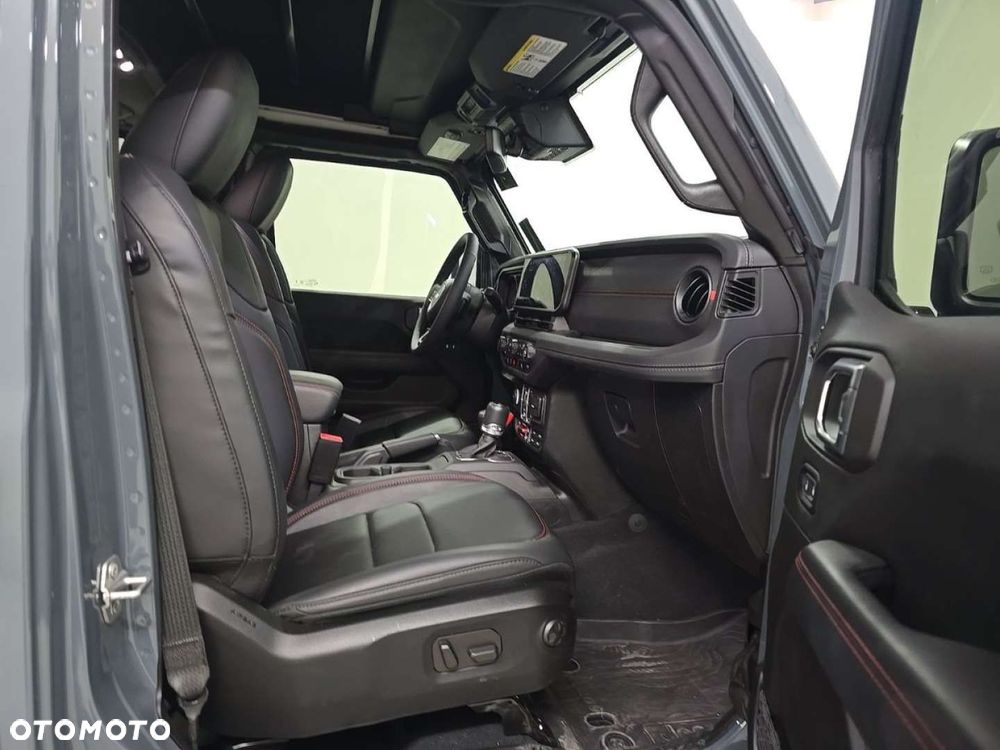 Jeep Wrangler - 16