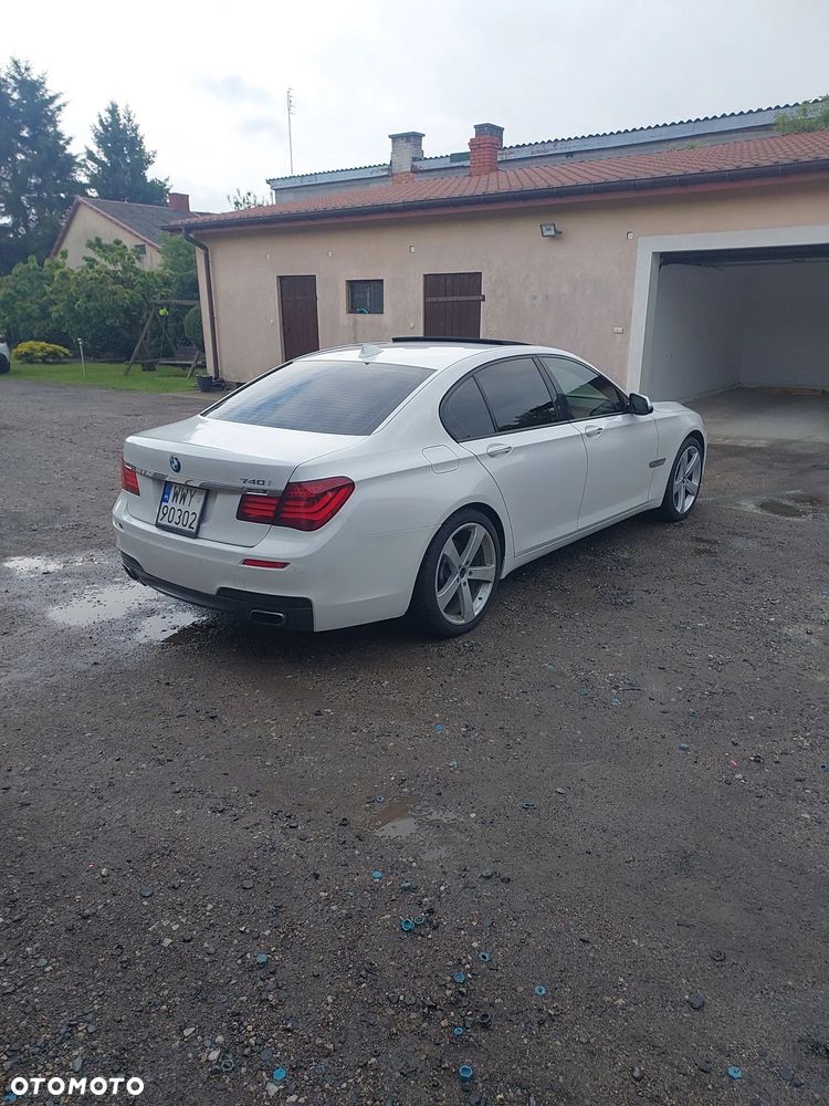 BMW Seria 7 740i - 3