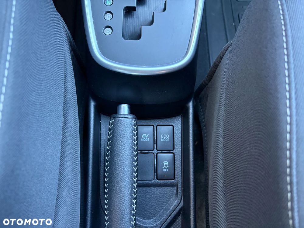 Toyota Yaris Hybrid 100 Dynamic - 22
