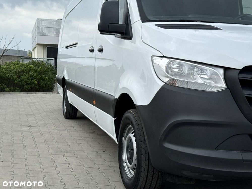 Mercedes-Benz Sprinter - 20