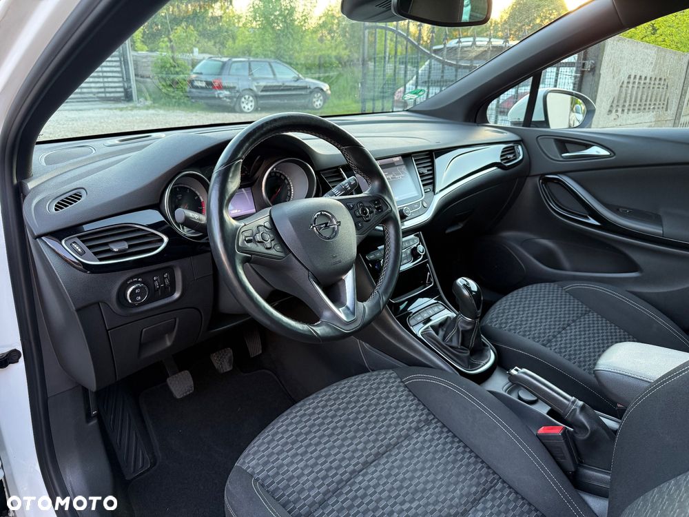 Opel Astra 1.4 Turbo Innovation - 11