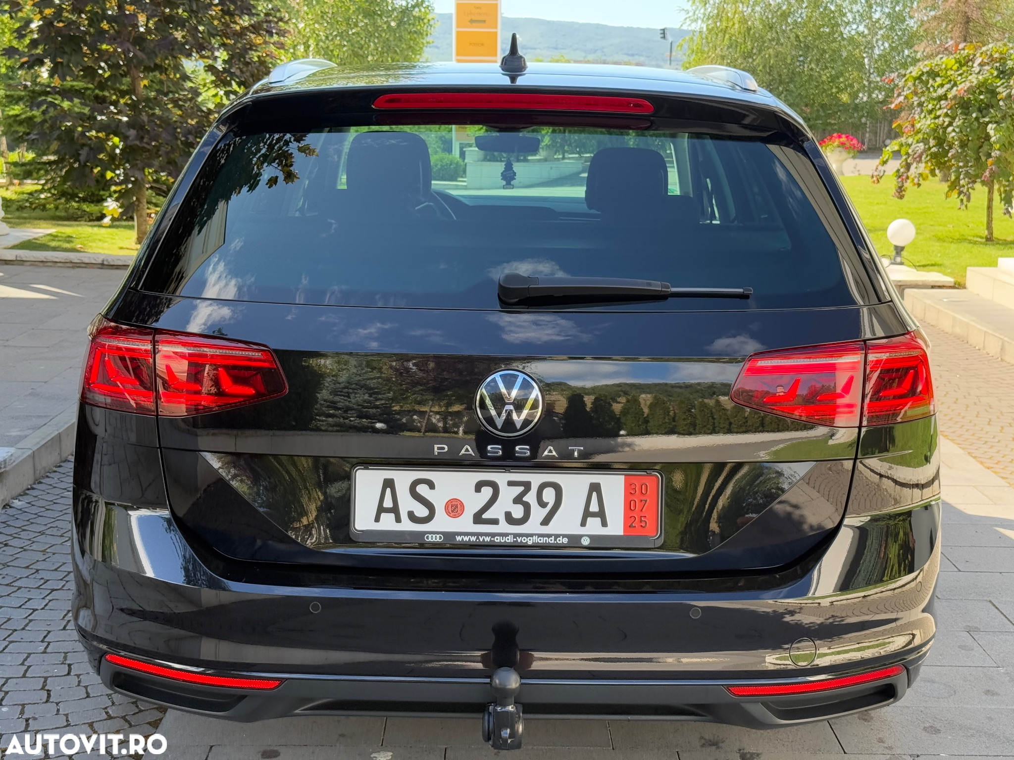 Volkswagen Passat Variant 2.0 TDI DSG Business - 9