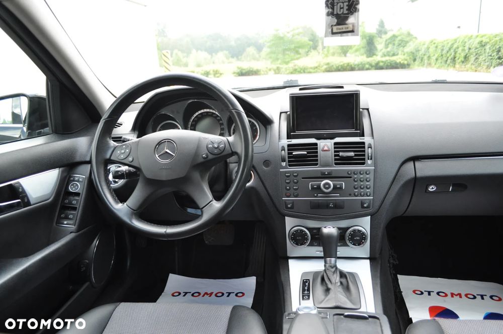 Mercedes-Benz Klasa C 200 CGI Automatik BlueEFFICIENCY Avantgarde - 20