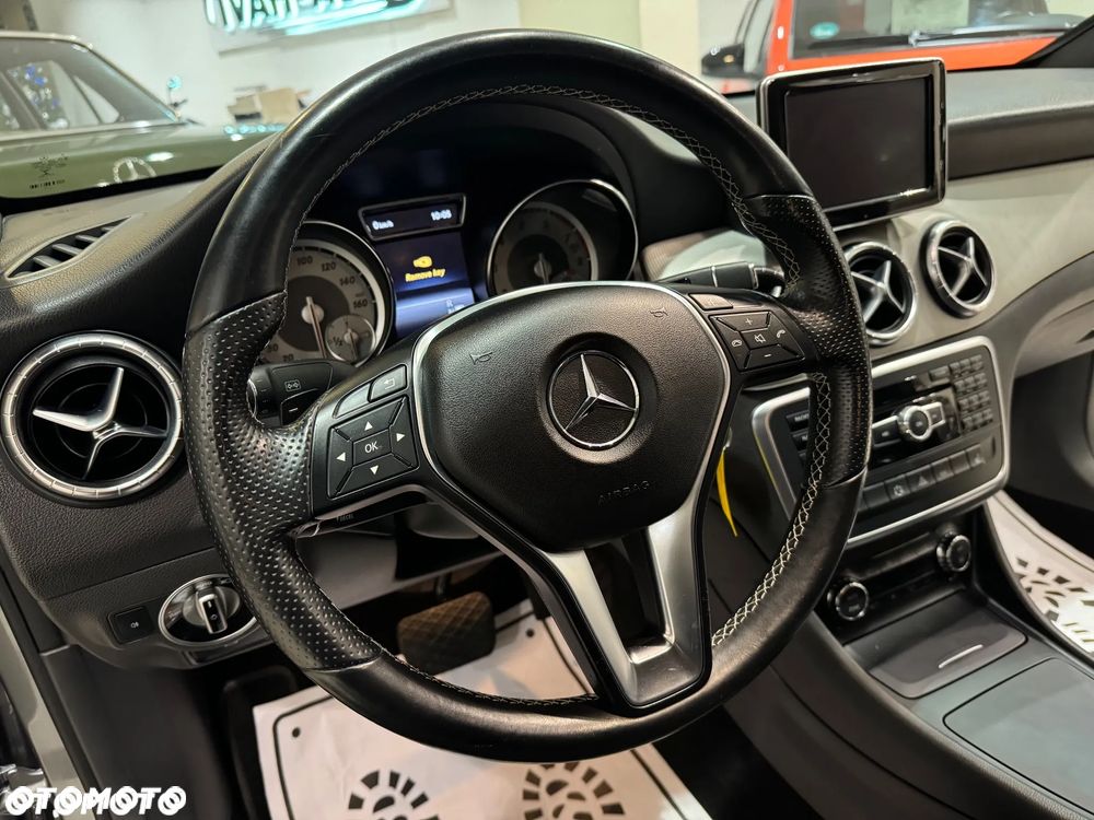 Mercedes-Benz CLA - 26