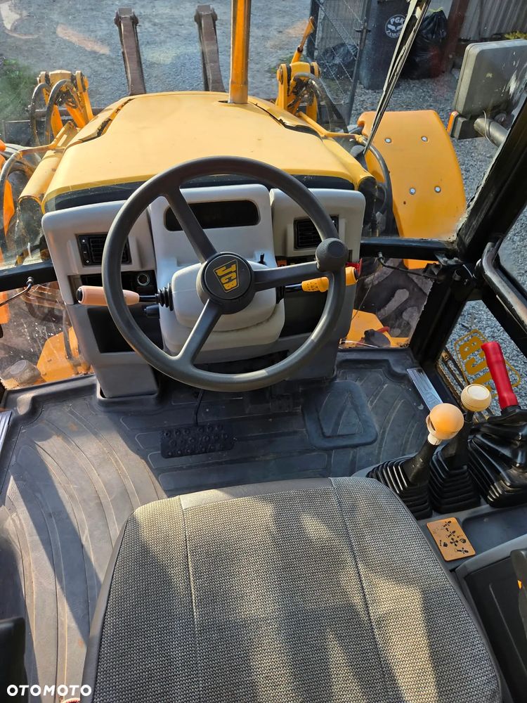 JCB 4CX - 30