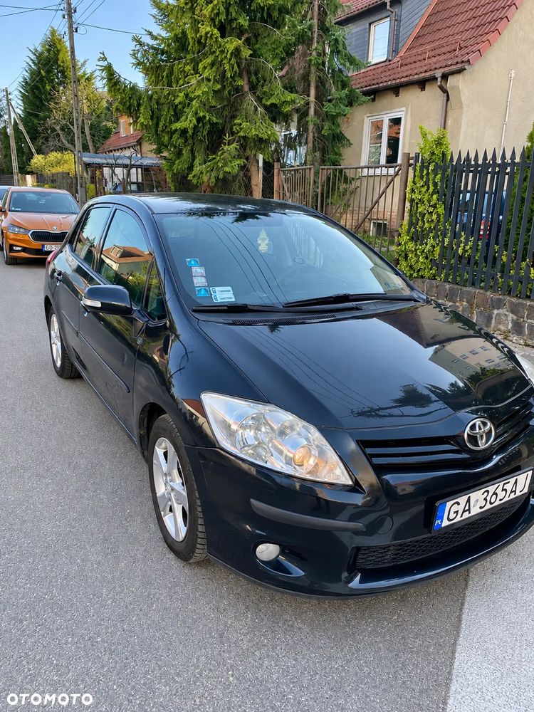Toyota Auris 2011 photo 3