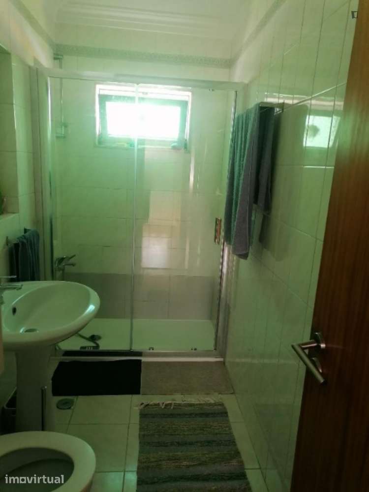 Quarto - localizado em Oeiras Lisbon - Grande imagem: 5/6