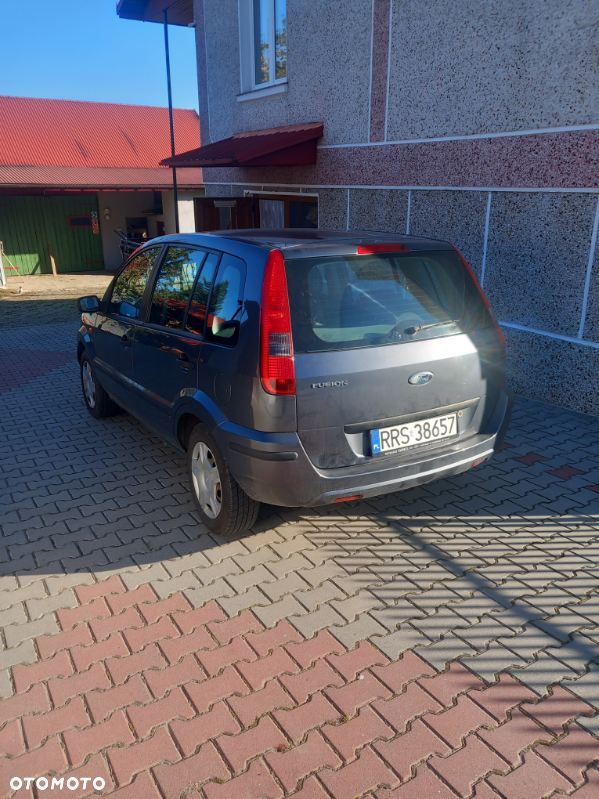 Ford Fusion - 3
