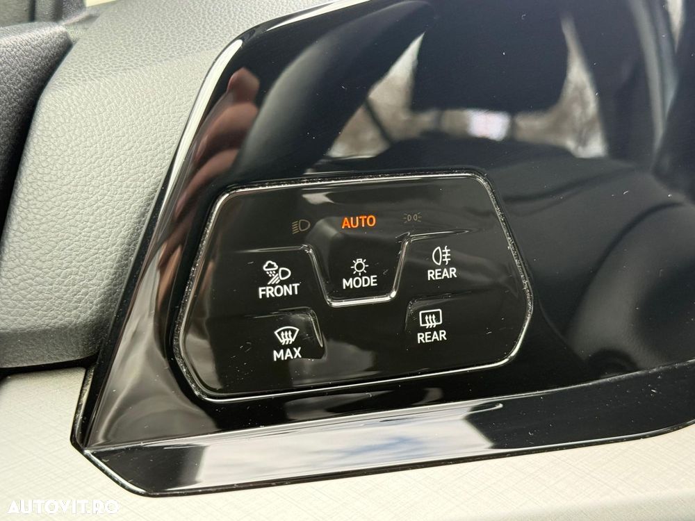 Volkswagen Golf 1.5 eTSI ACT DSG MHEV Style - 21