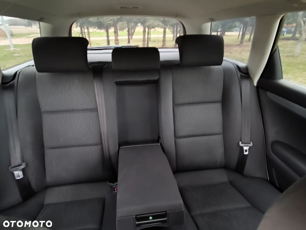 Audi A4 Avant 1.6 - 10