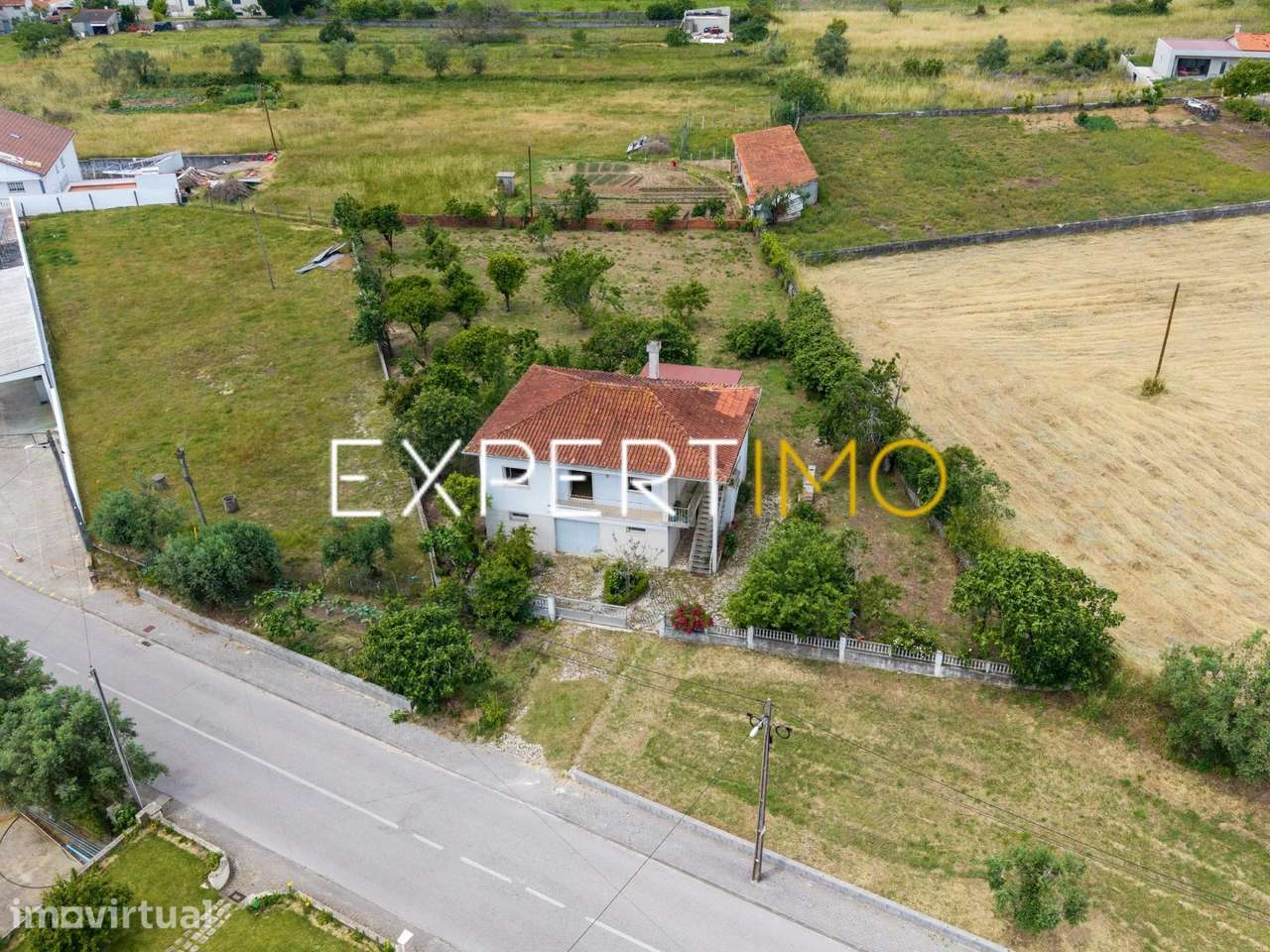 Moradia T3 com Terreno, Furo de Água e Garagem em Chã – Colmeias,...