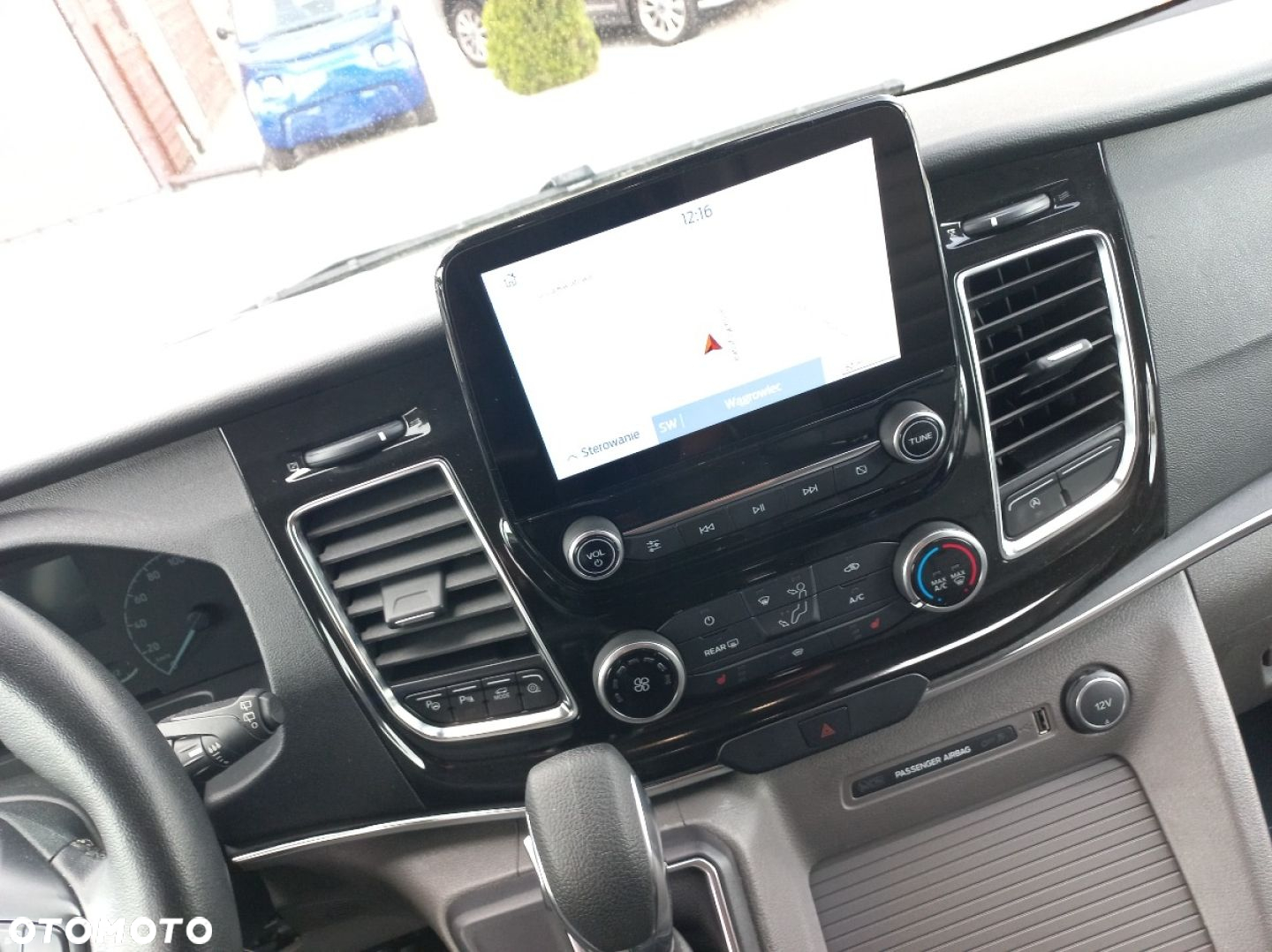 Ford Tourneo Custom - 23
