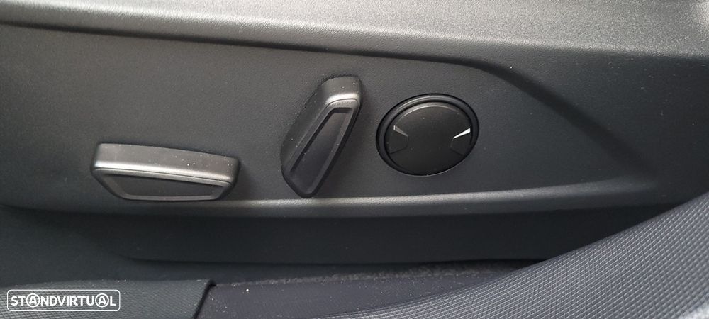 Ford Mustang Mach-E Standard - 16