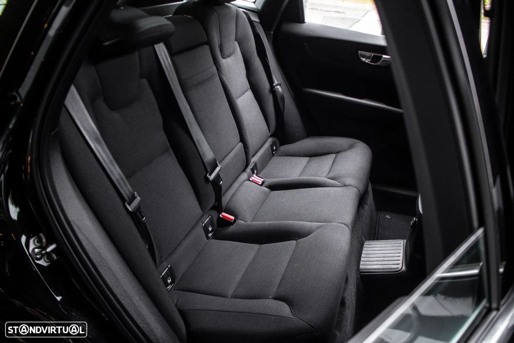 Volvo XC 60 T6 AWD Essential - 33