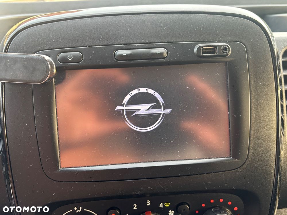 Opel VIVARO - 27