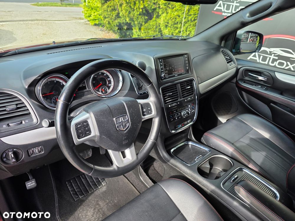 Dodge Grand Caravan - 16