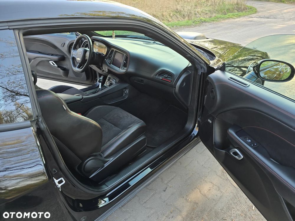 Dodge Challenger ver-6-4-scat-pack-widebody - 14