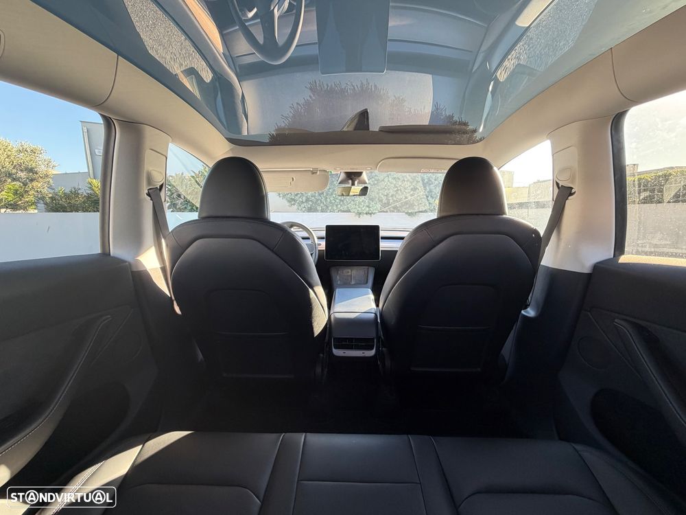 Tesla Model Y Performance Dual Motor AWD - 13