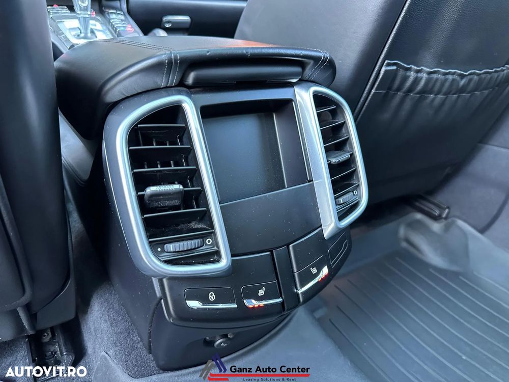 Porsche Cayenne Platinum Edition - 25