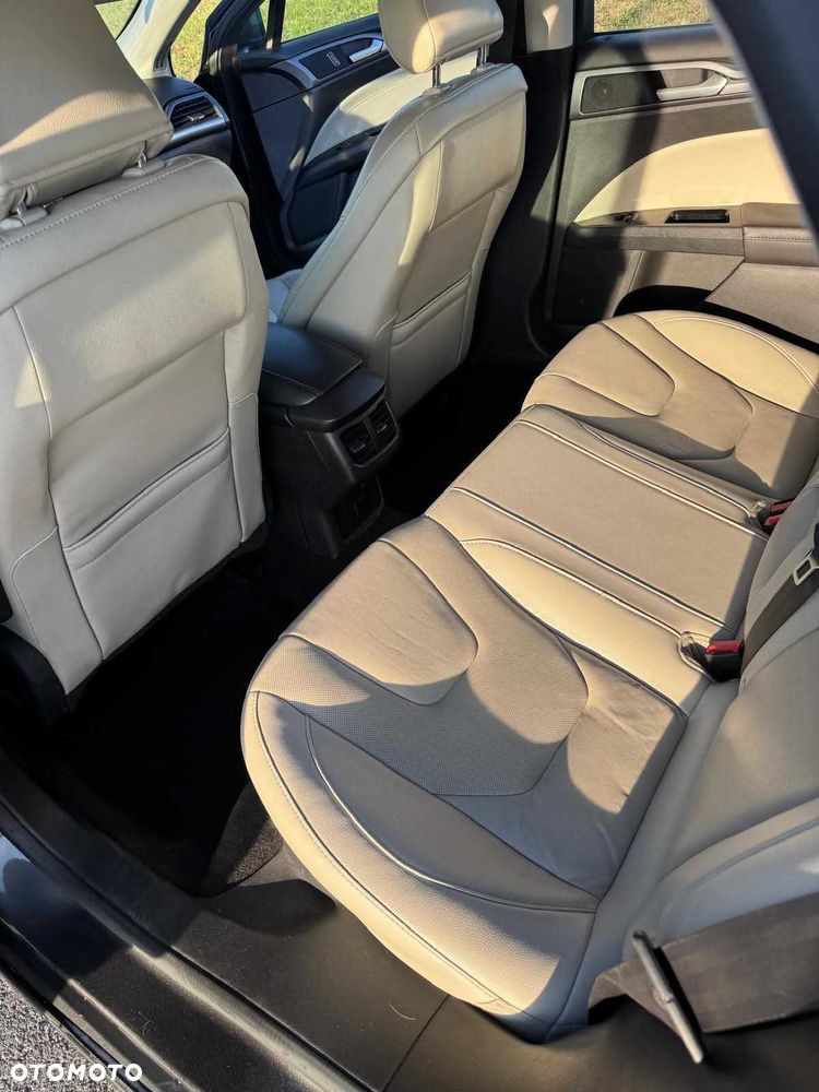 Ford Fusion - 6
