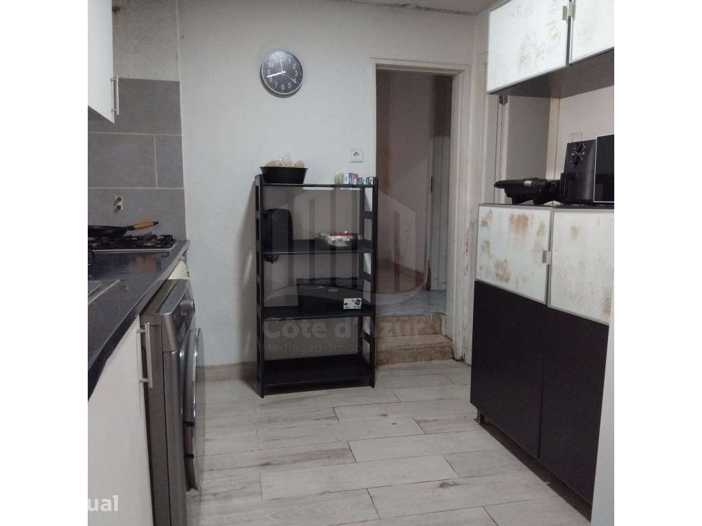 Prédio com 2 apartamentos para recuperar em Sesimbra, Castelo - Grande imagem: 5/21