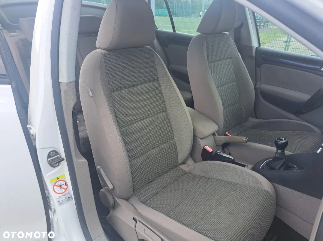 Volkswagen Golf VI 2.0 TDI Comfortline - 11
