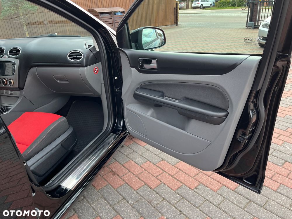 Ford Focus 1.6 Ti-VCT Sport - 15